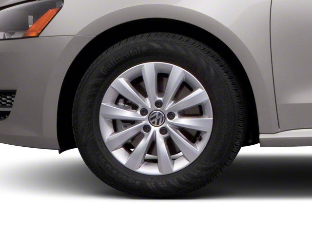 2012 Volkswagen Passat SE w/Sunroof & Nav