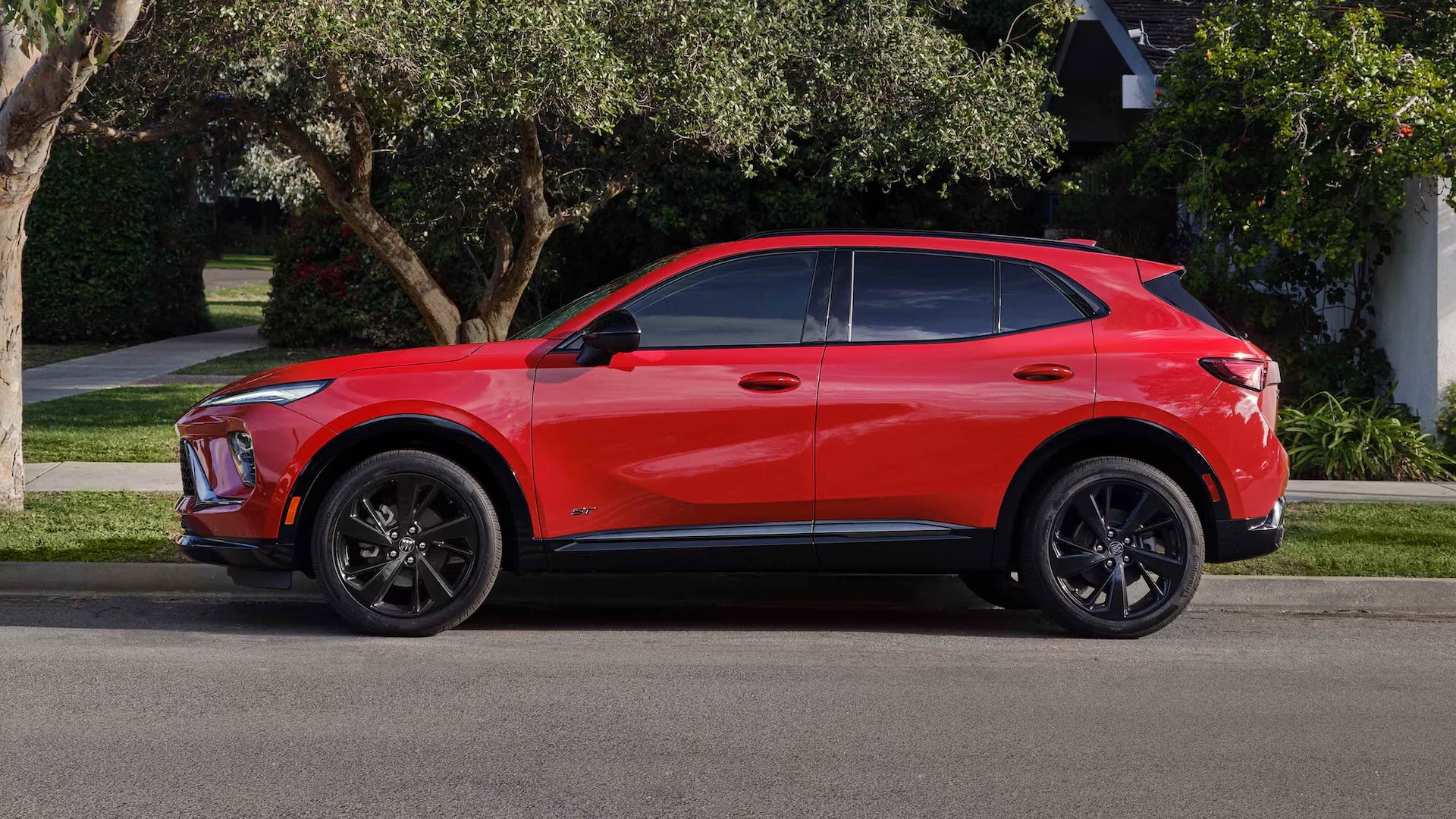 2026 Buick Envision vs 2026 Toyota RAV4 Comparison