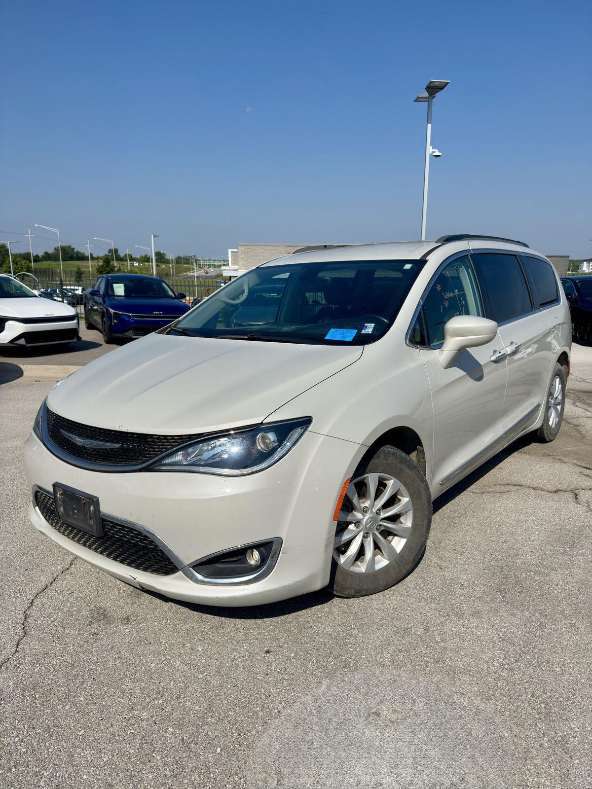2017 Chrysler Pacifica Touring-L