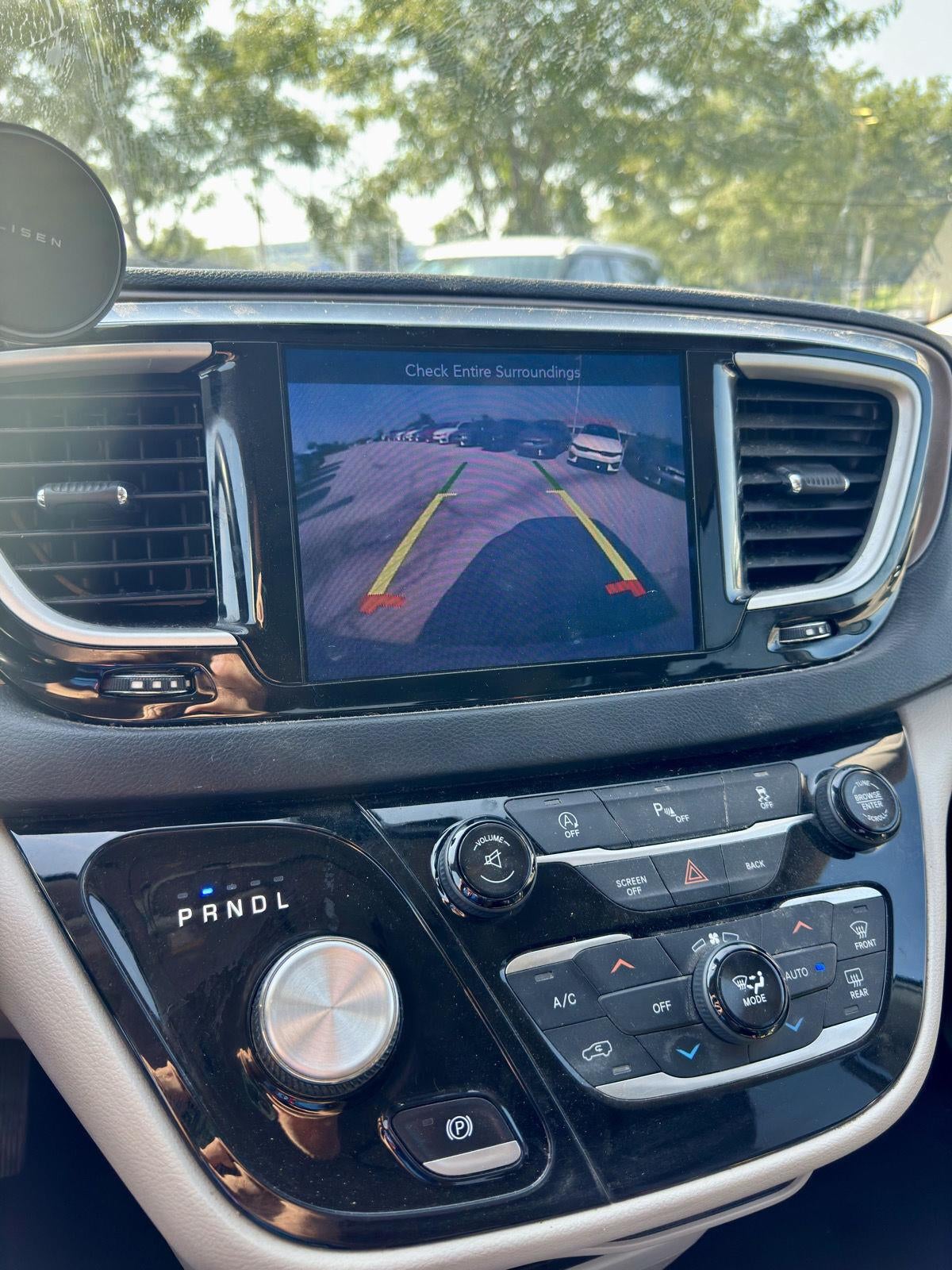 2017 Chrysler Pacifica Touring-L