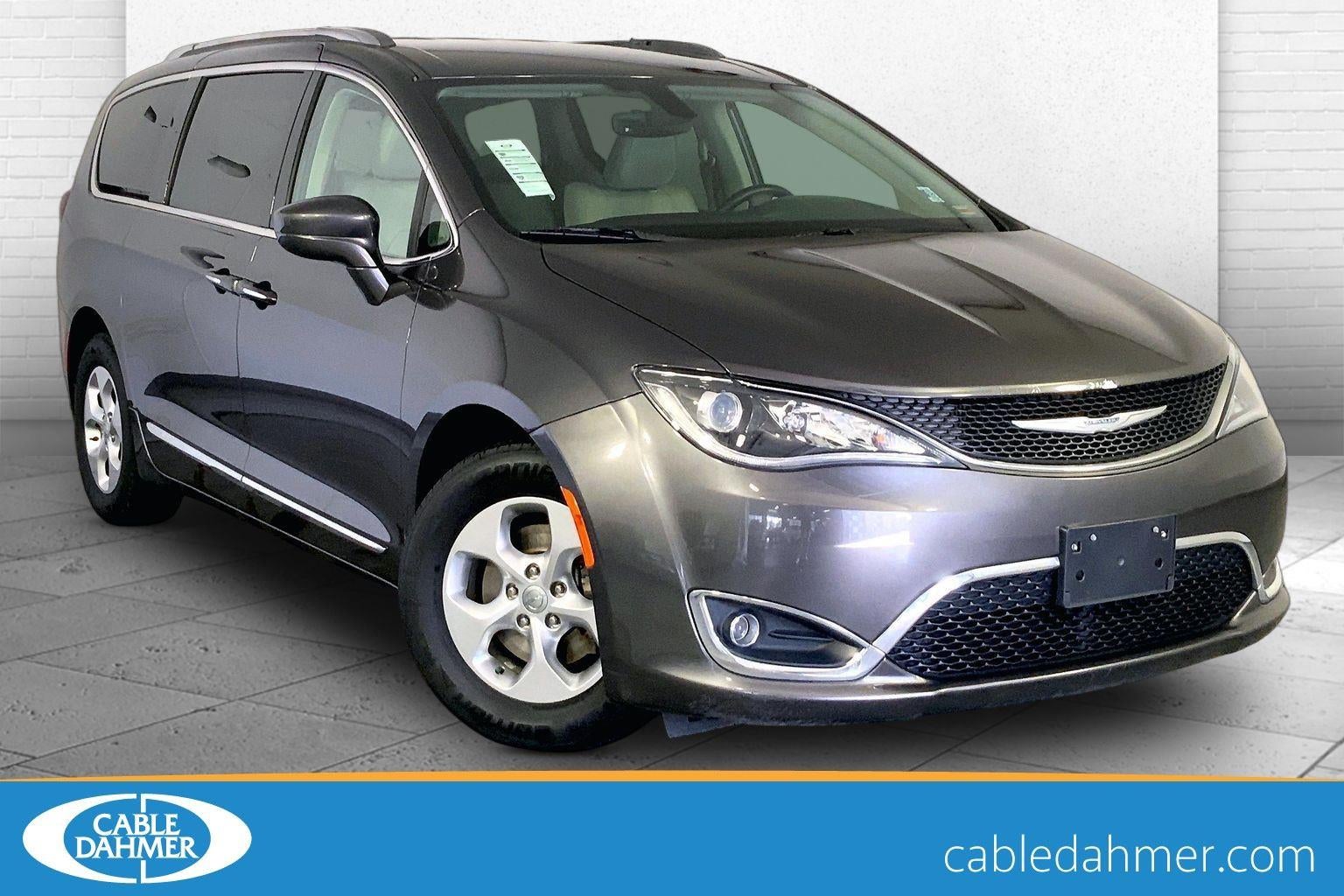 2017 Chrysler Pacifica Touring-L Plus