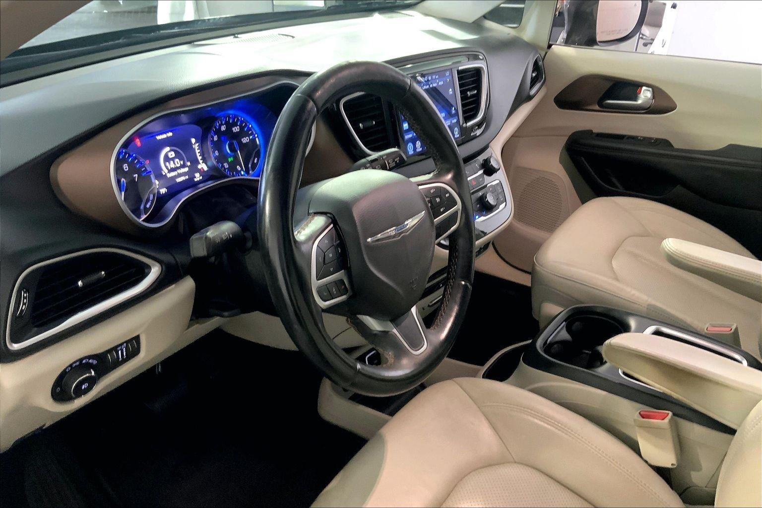 2017 Chrysler Pacifica Touring-L Plus