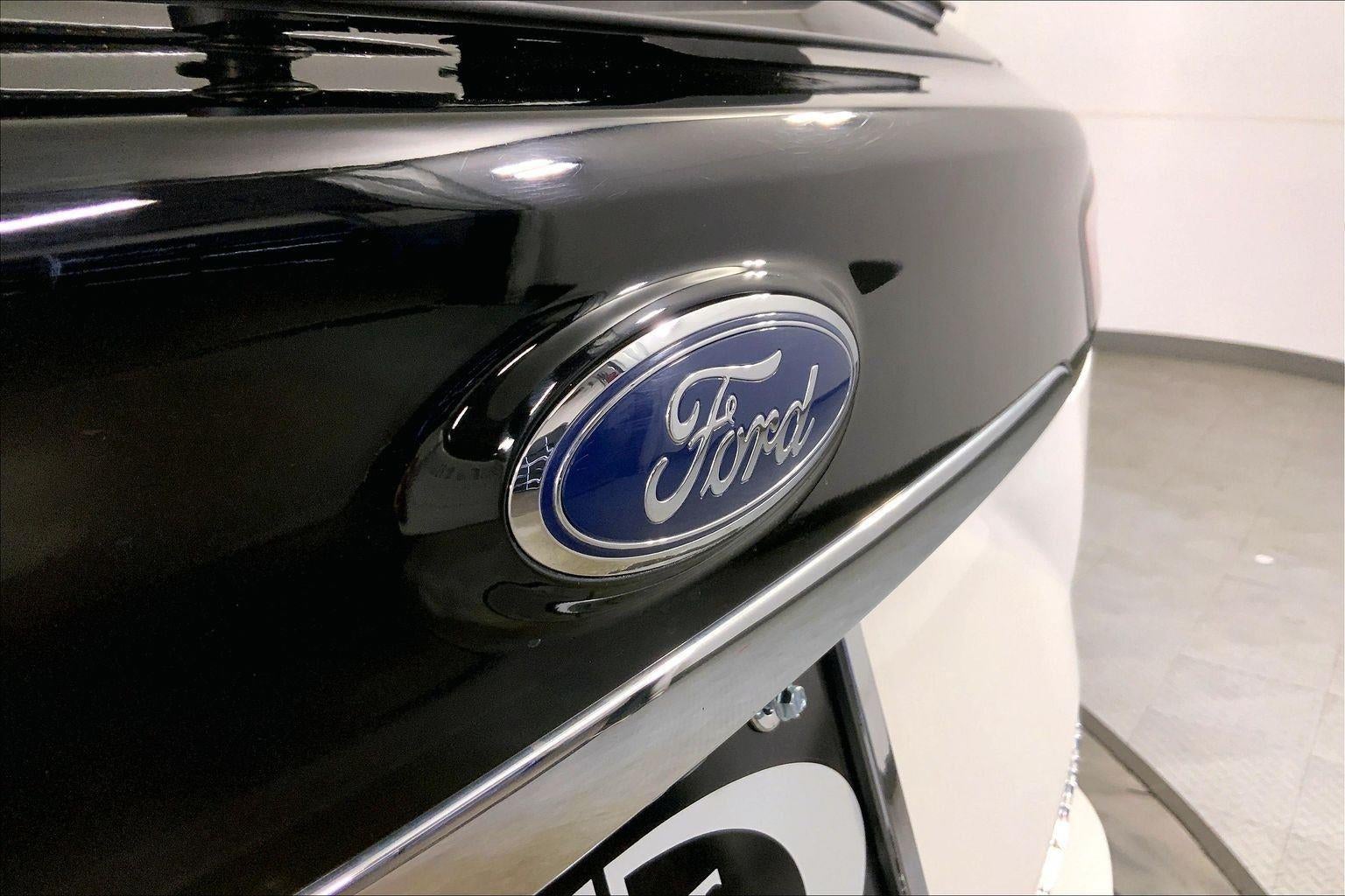 2020 Ford Edge Titanium