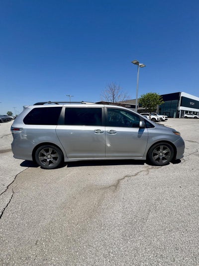 2017 Toyota Sienna SE