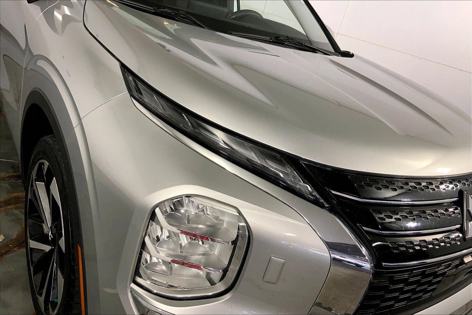 2022 Mitsubishi Outlander ES