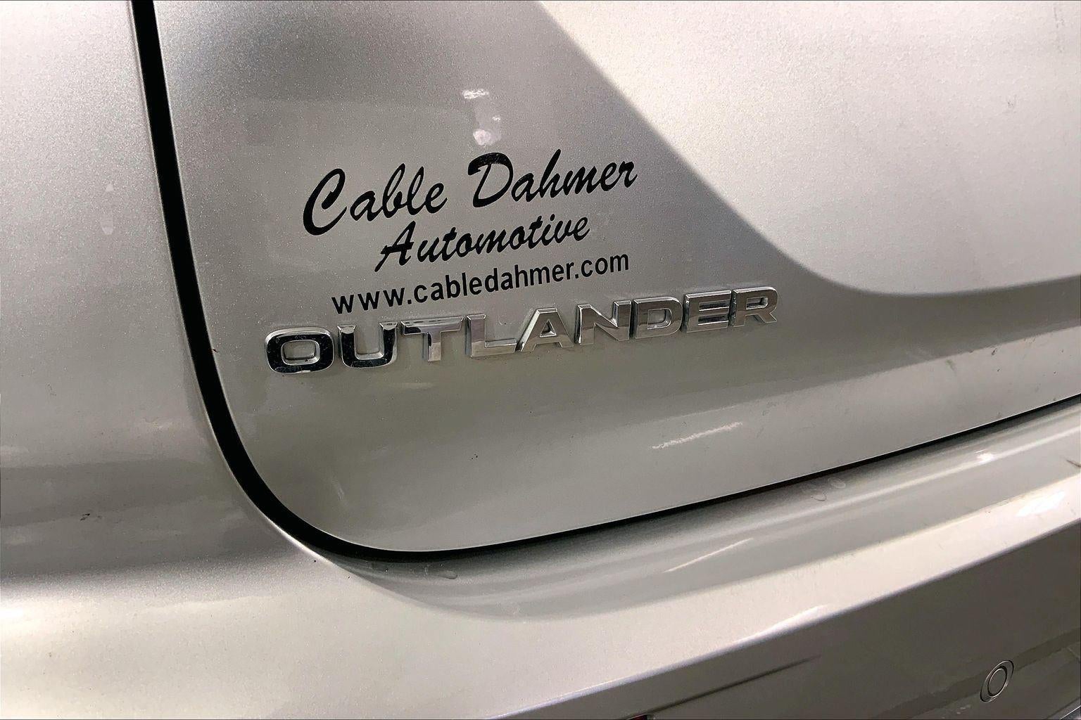 2025 Mitsubishi Outlander SE