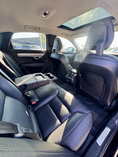 2017 Volvo S90 Momentum