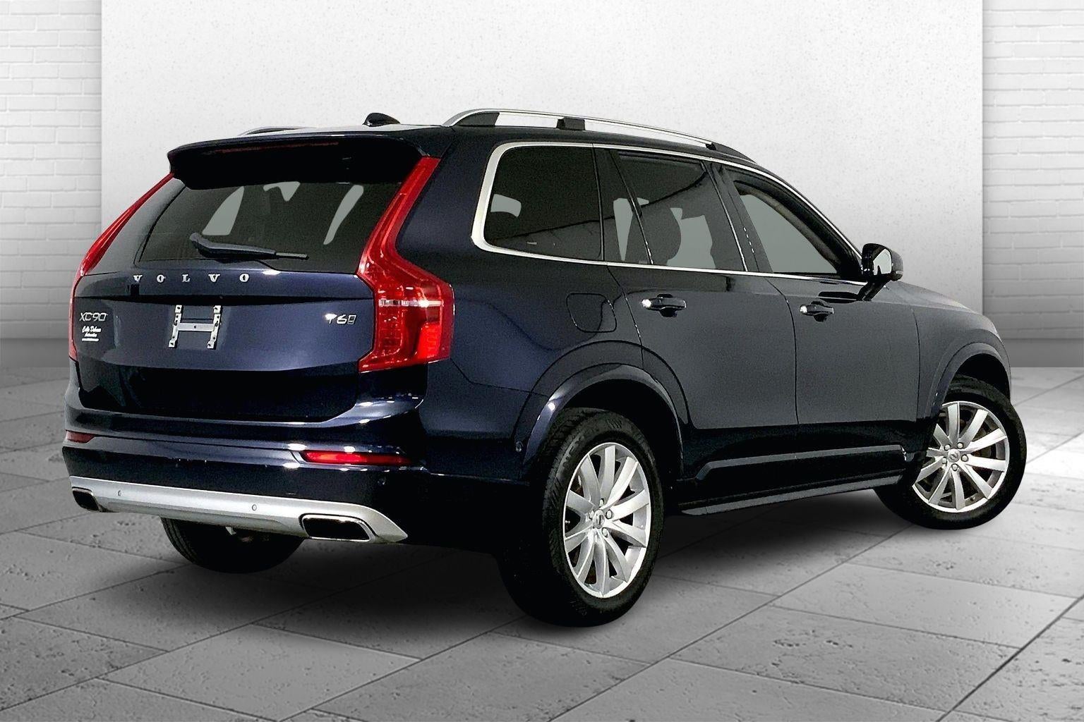 2016 Volvo XC90 T6 Momentum