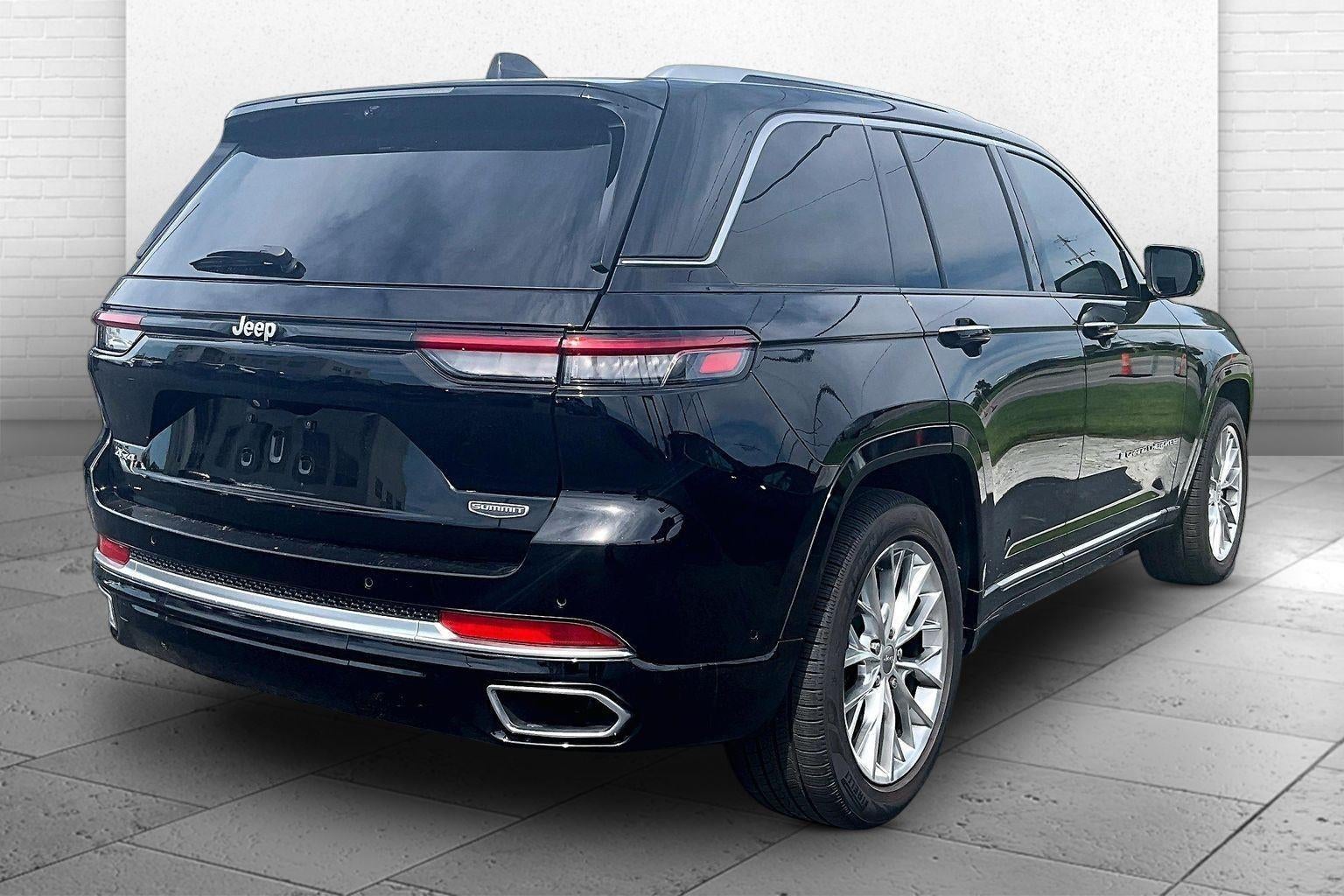 2022 Jeep Grand Cherokee Summit