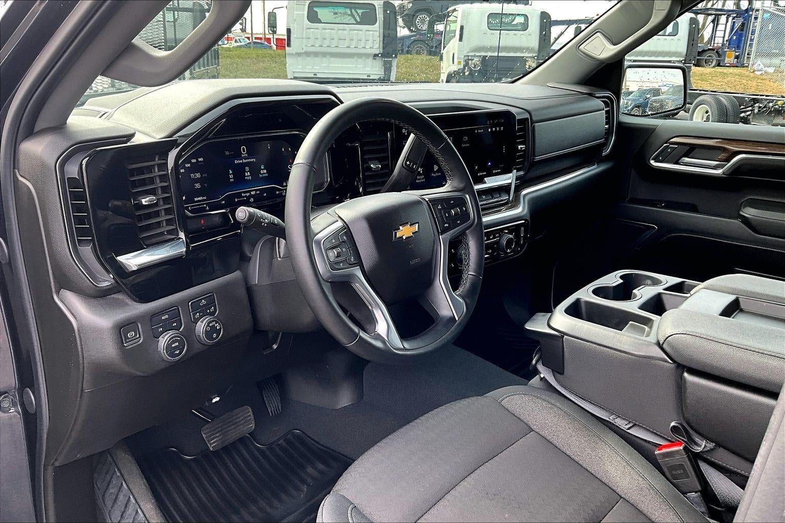 2024 Chevrolet Silverado 1500 LT (2FL)