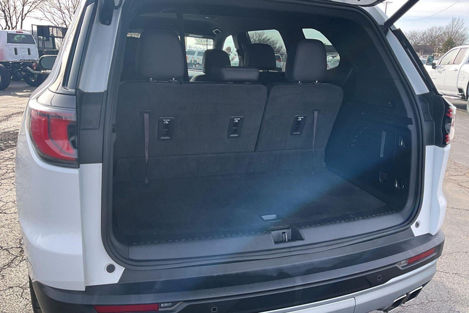 2024 GMC Acadia Elevation