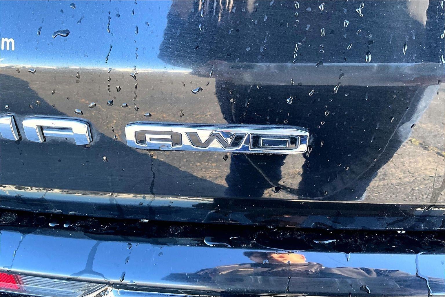 2024 GMC Acadia Denali