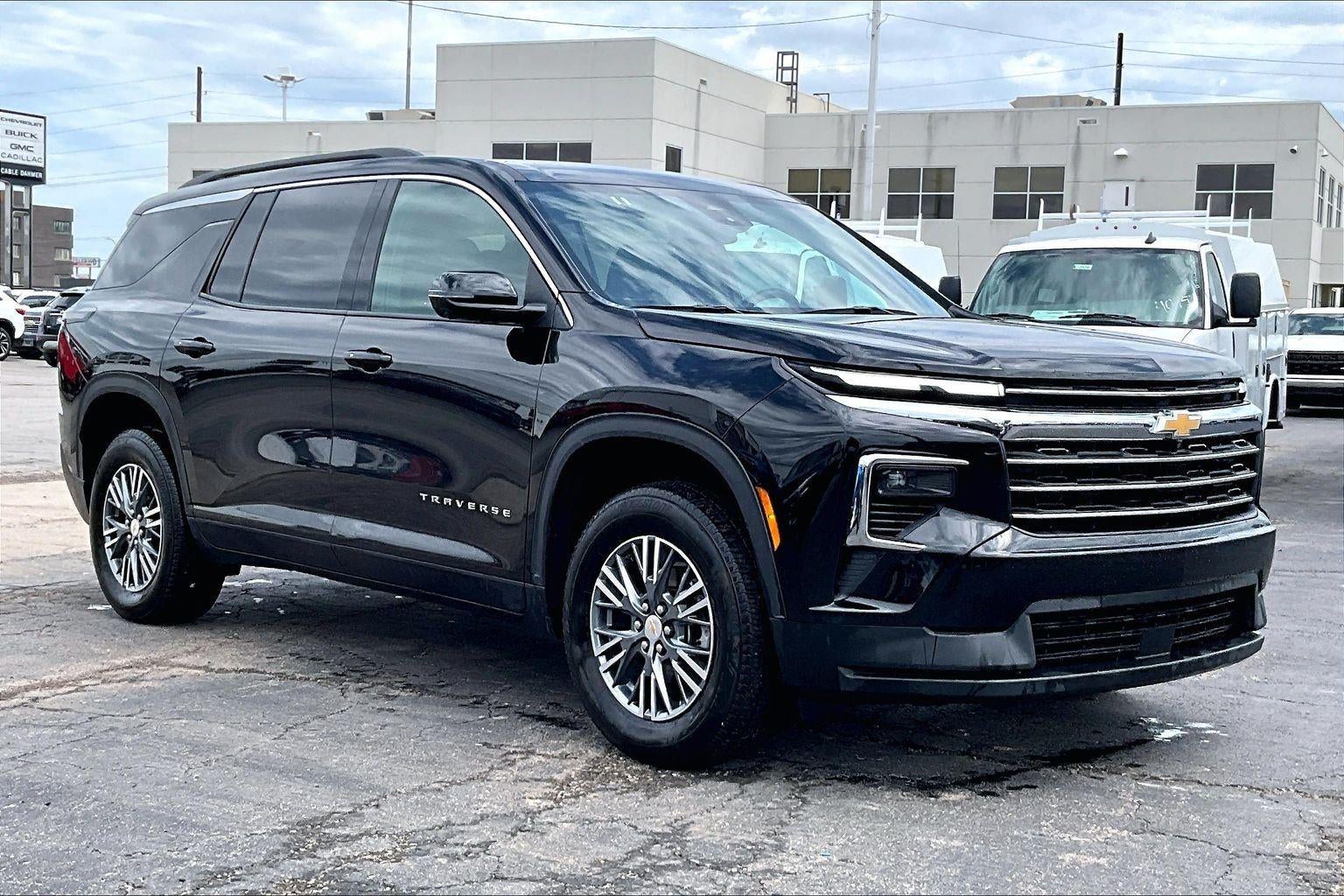 2024 Chevrolet Traverse LT
