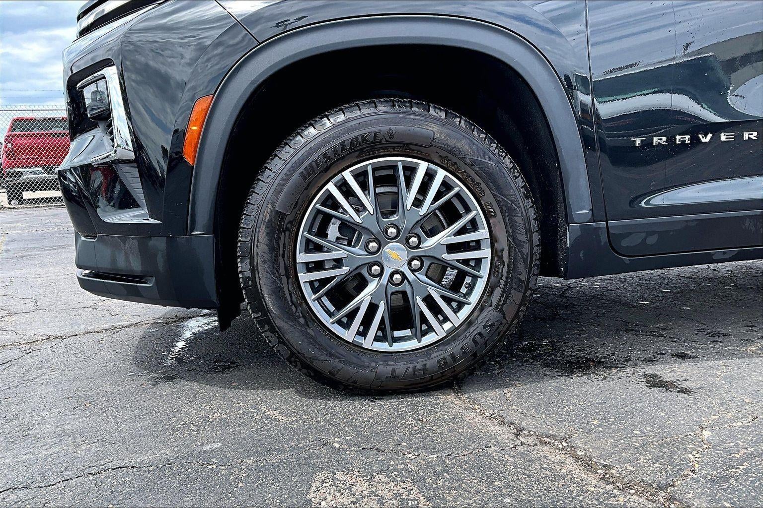 2024 Chevrolet Traverse LT