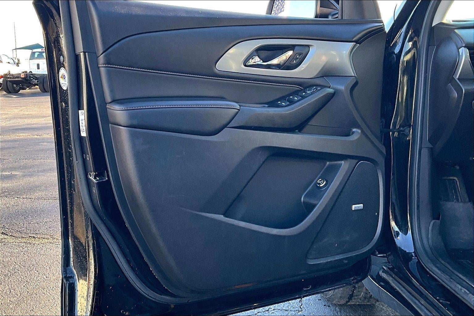 2021 Chevrolet Traverse LT Leather