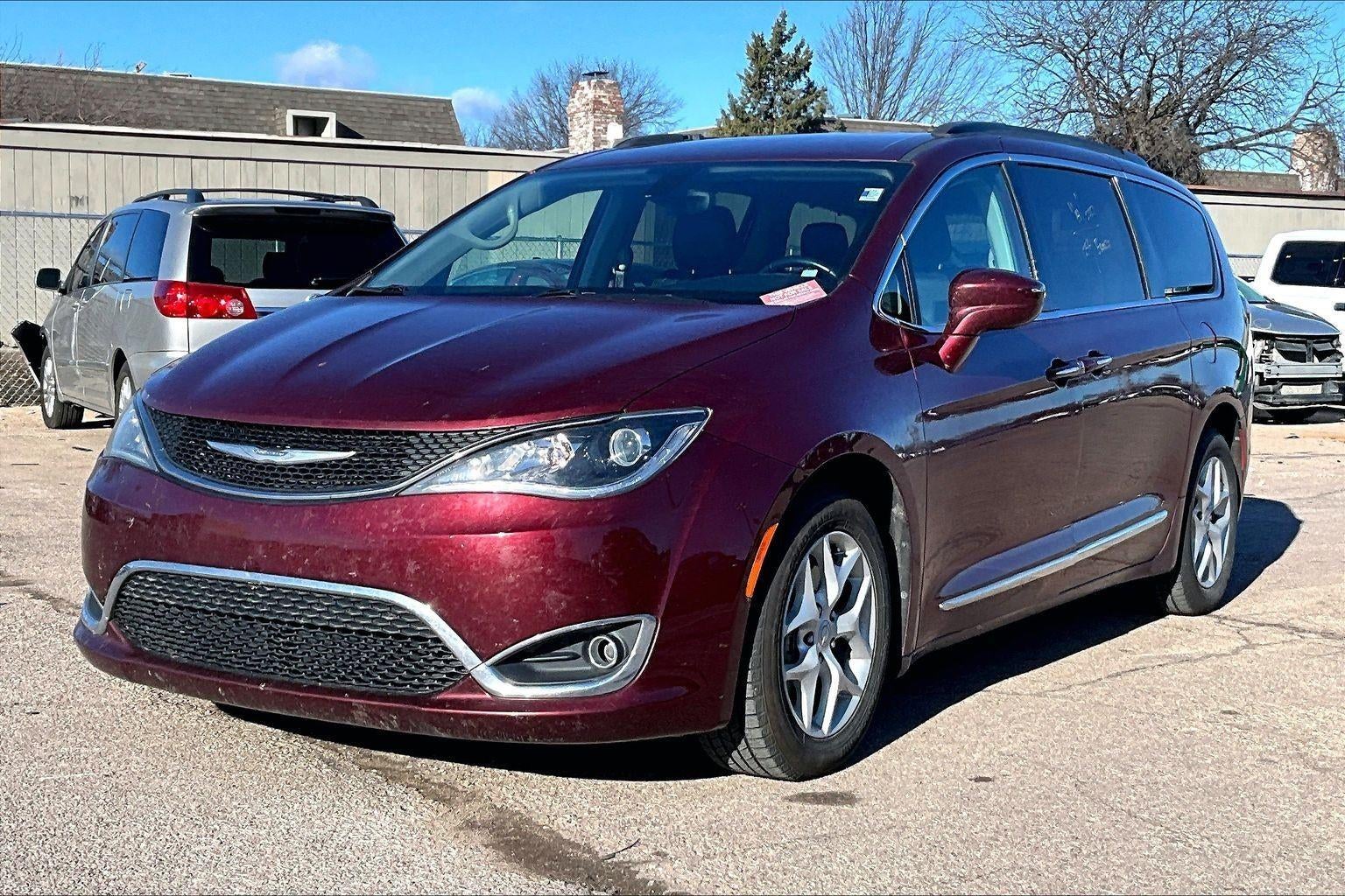 2017 Chrysler Pacifica Touring-L