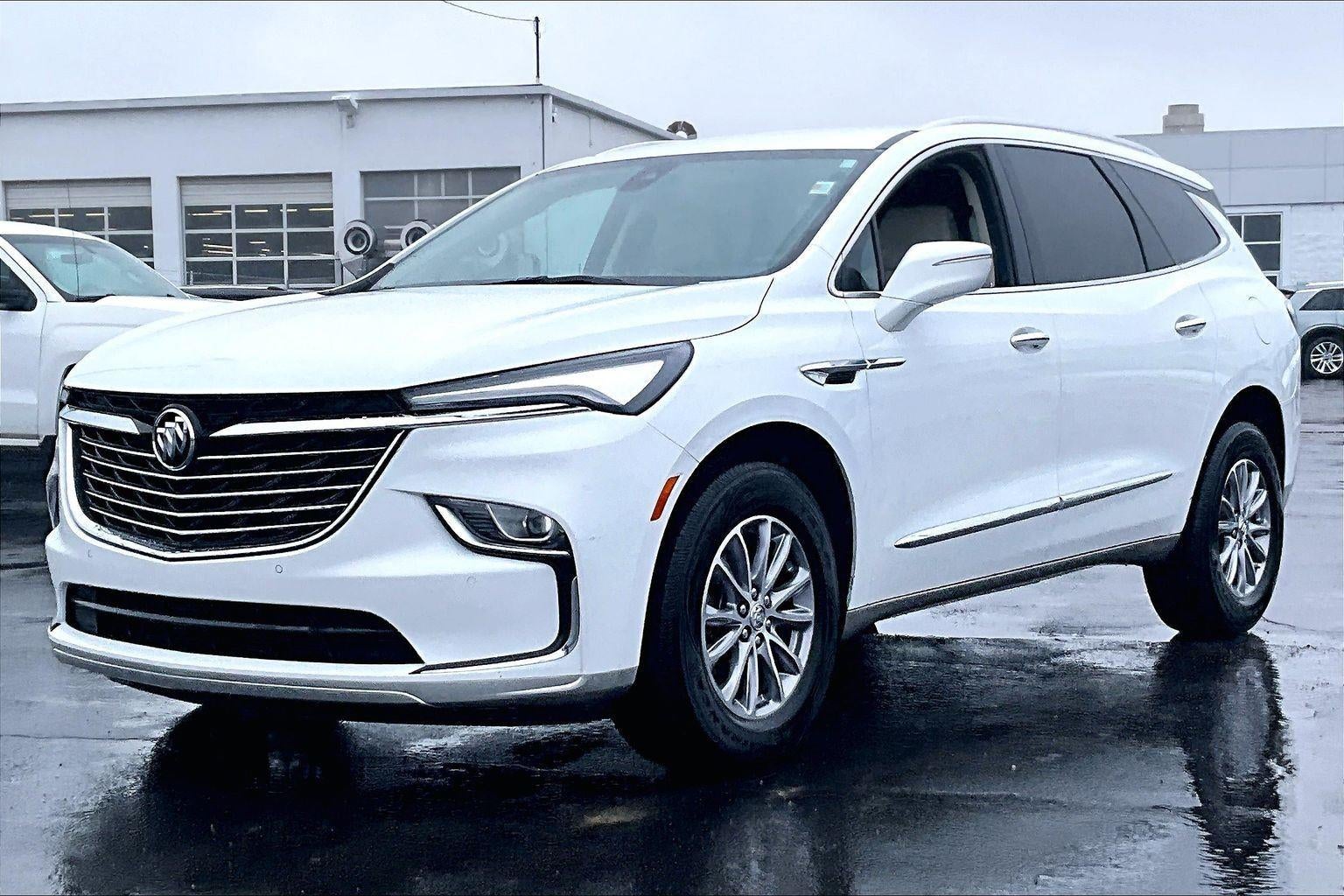 2023 Buick Enclave Essence