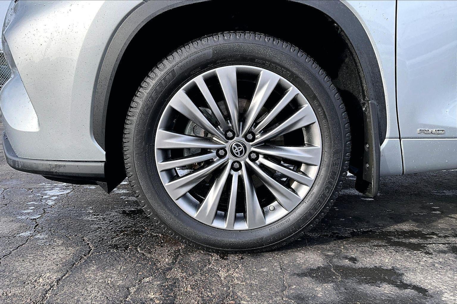 2021 Toyota Highlander Hybrid Platinum