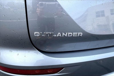 2024 Mitsubishi Outlander SE