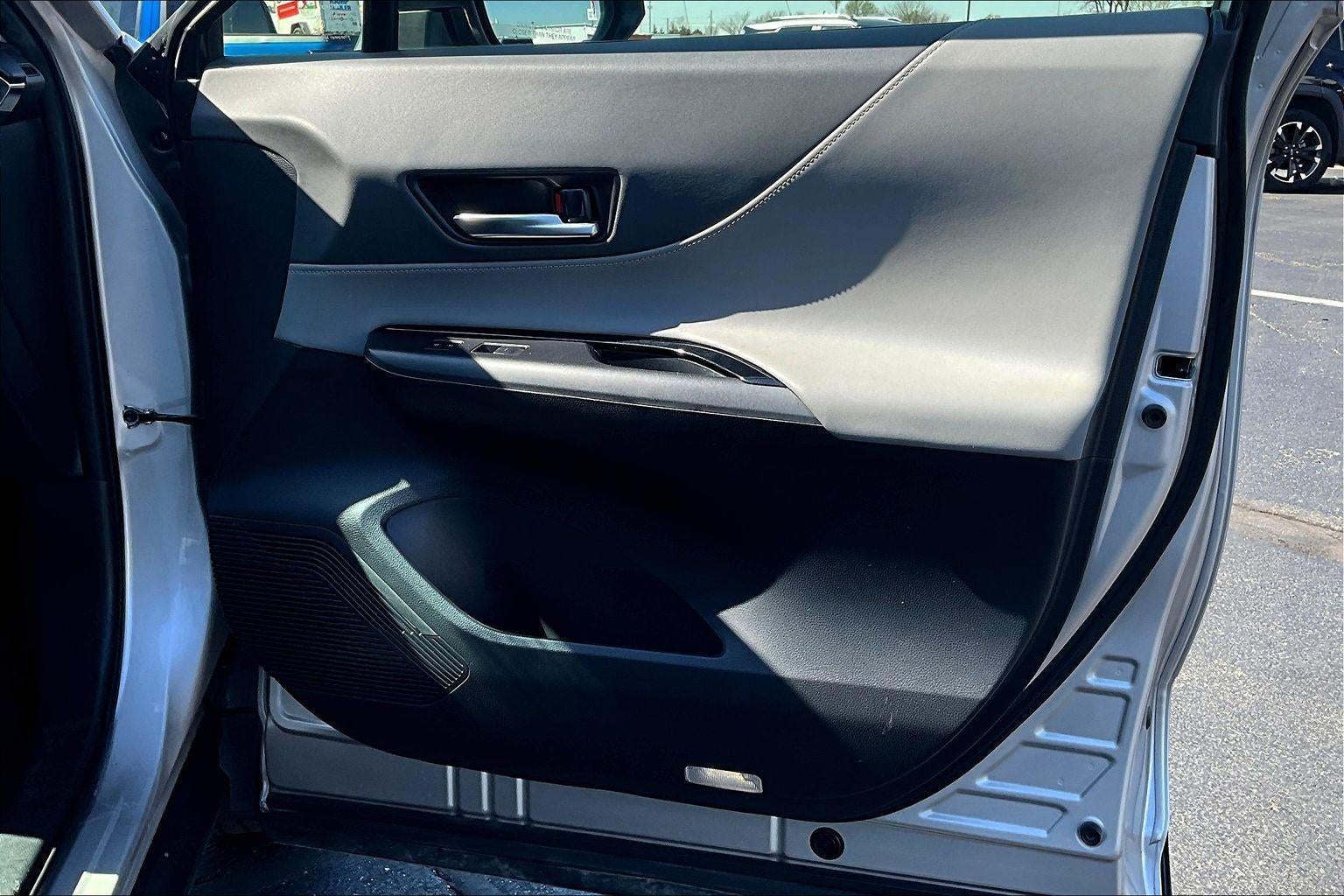 2021 Toyota Venza LE