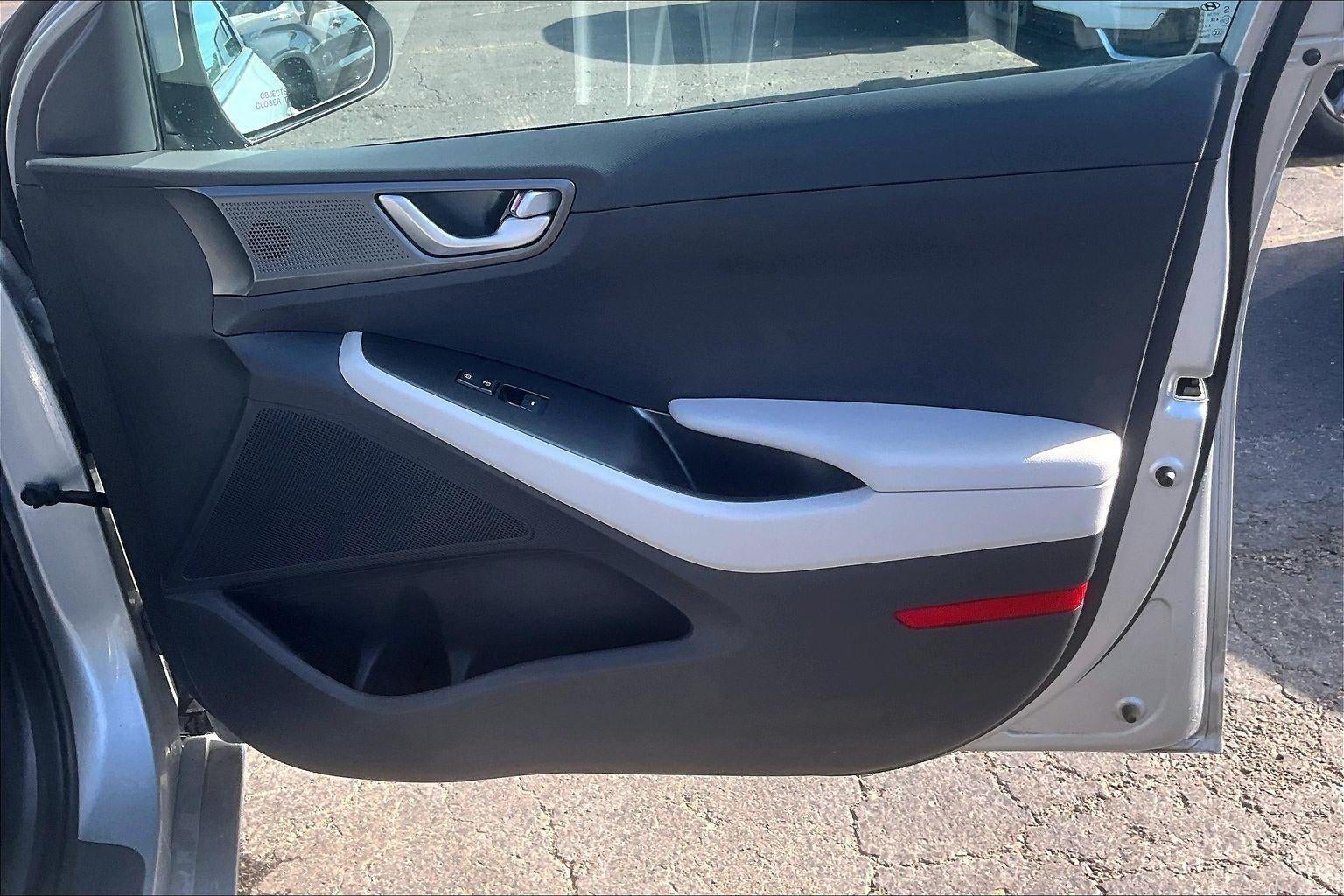 2022 Hyundai Ioniq Hybrid SE