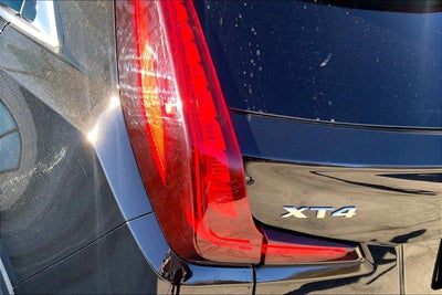 2023 Cadillac XT4 Premium Luxury