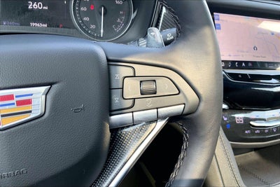 2025 Cadillac XT6 Sport