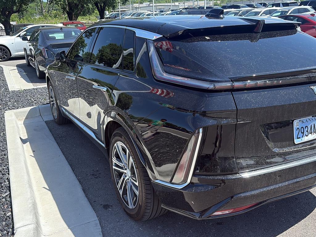 2024 Cadillac LYRIQ Luxury 1