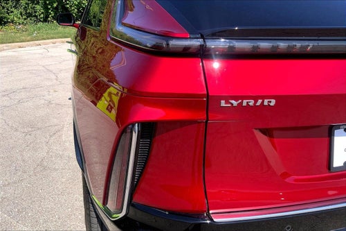 2024 Cadillac LYRIQ Luxury 1