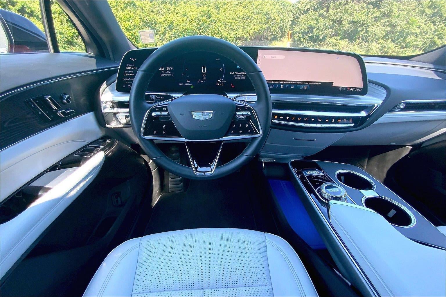 2024 Cadillac LYRIQ Luxury 1