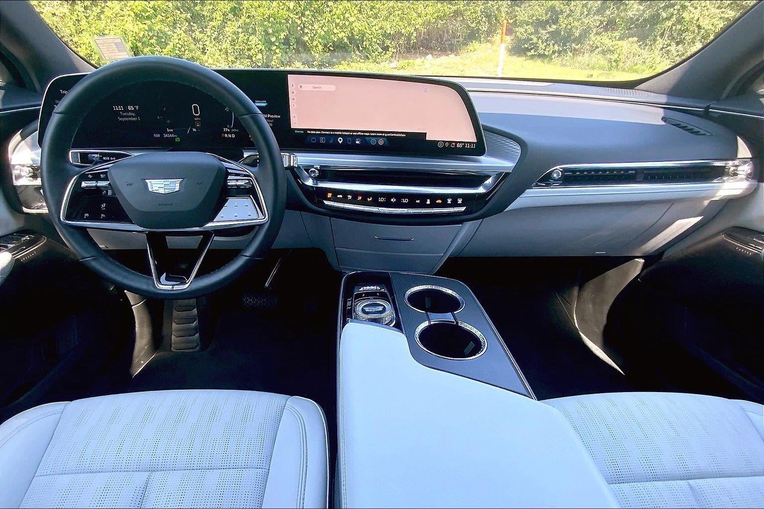 2024 Cadillac LYRIQ Luxury 1