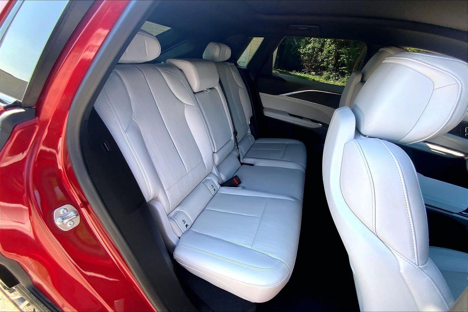 2024 Cadillac LYRIQ Luxury 1