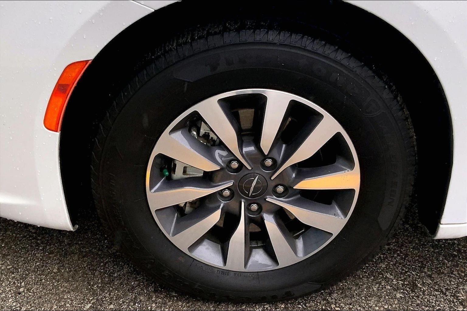 2024 Chrysler Pacifica Hybrid Select