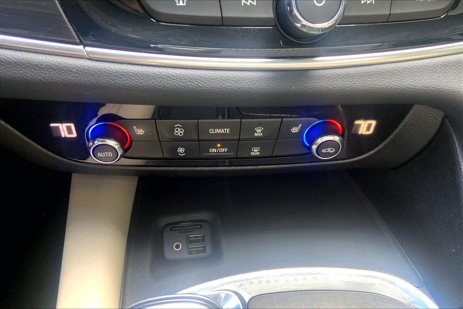 2021 Buick Enclave Essence