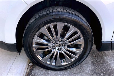 2023 Toyota Venza LE