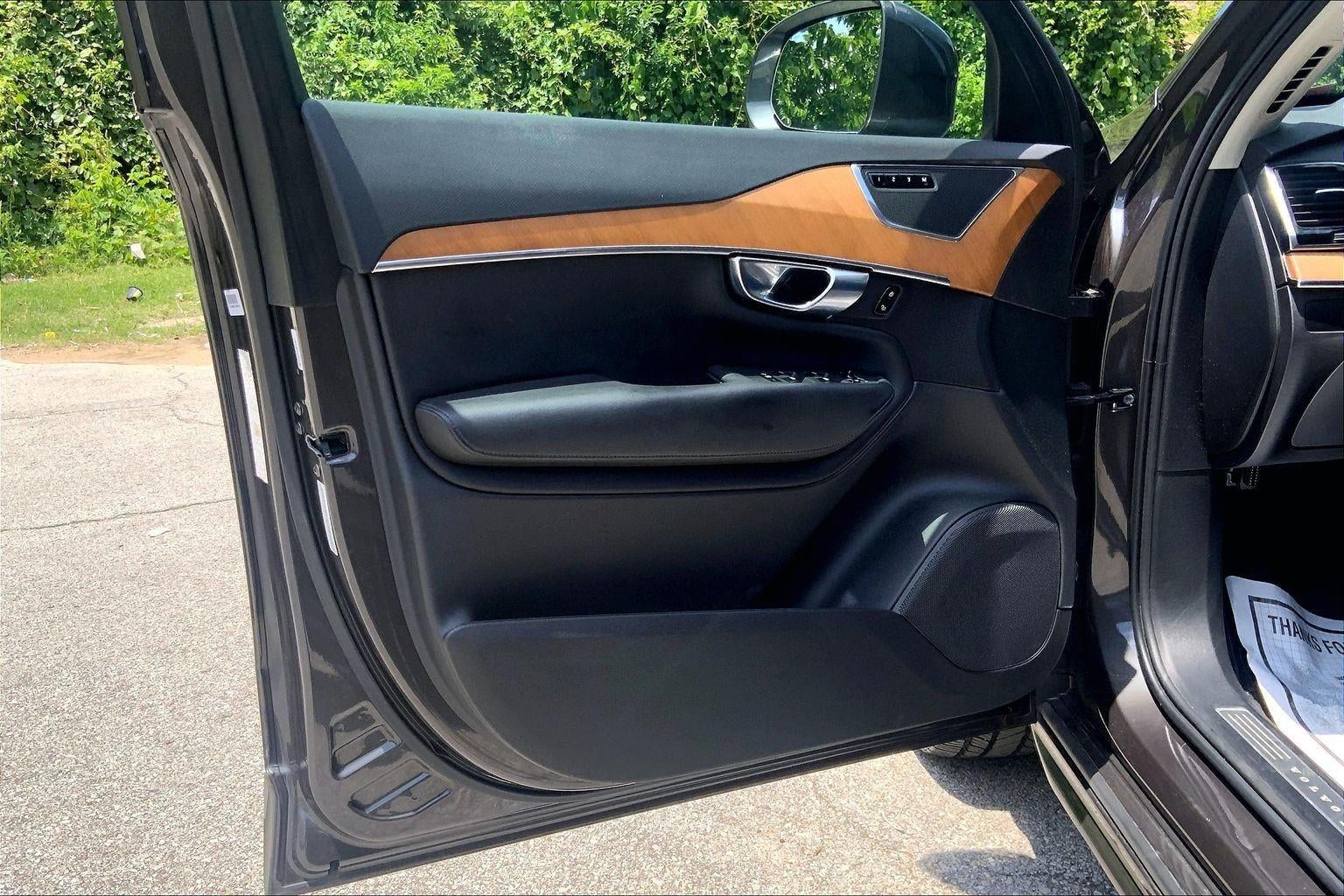 2024 Volvo XC90 Plus Bright Theme
