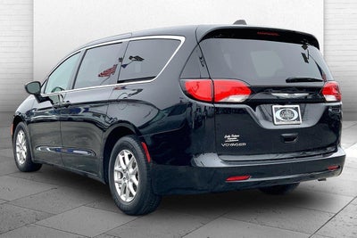2024 Chrysler Voyager LX