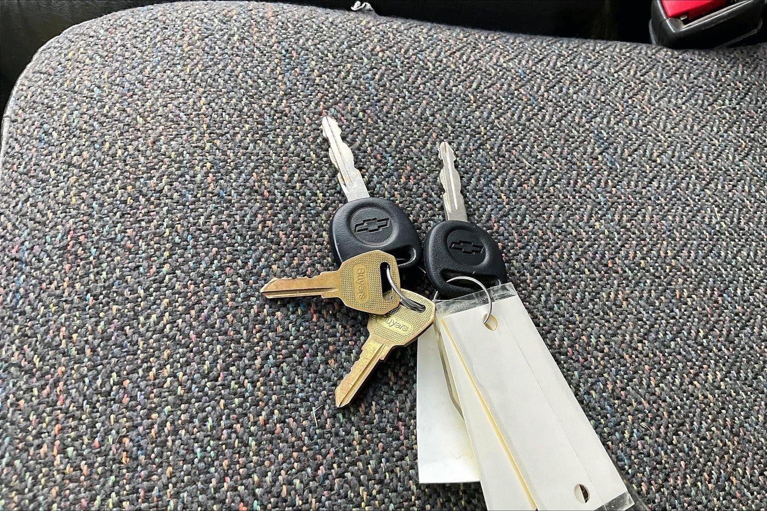 2004 Chevrolet Silverado 3500 HD REG CAB 4WD 161.5