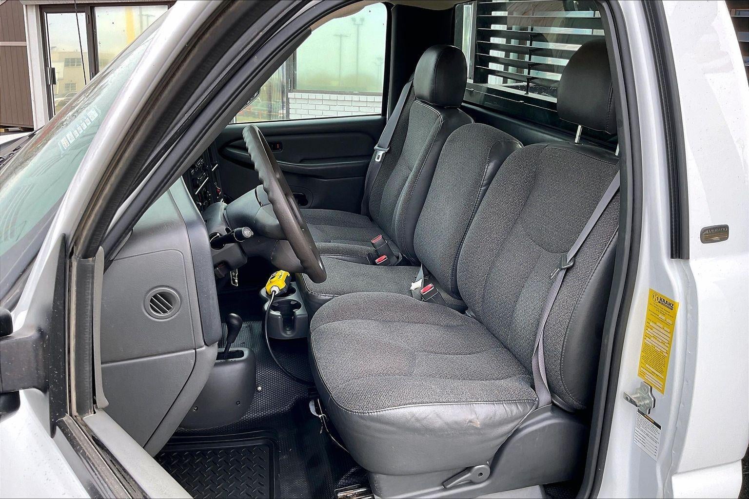 2004 Chevrolet Silverado 3500 HD REG CAB 4WD 161.5