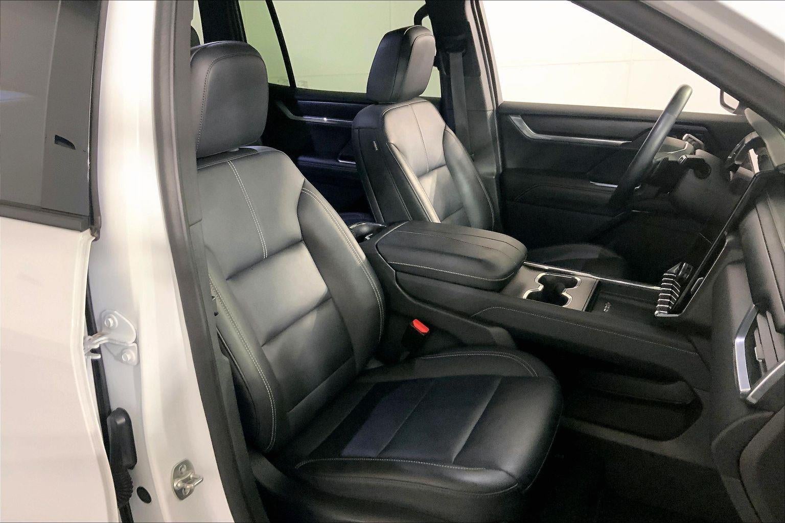 2024 GMC Acadia Elevation