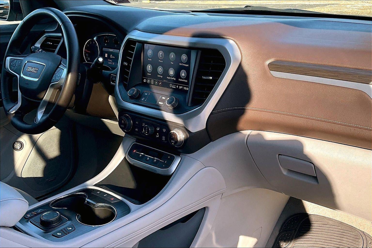 2023 GMC Acadia SLT