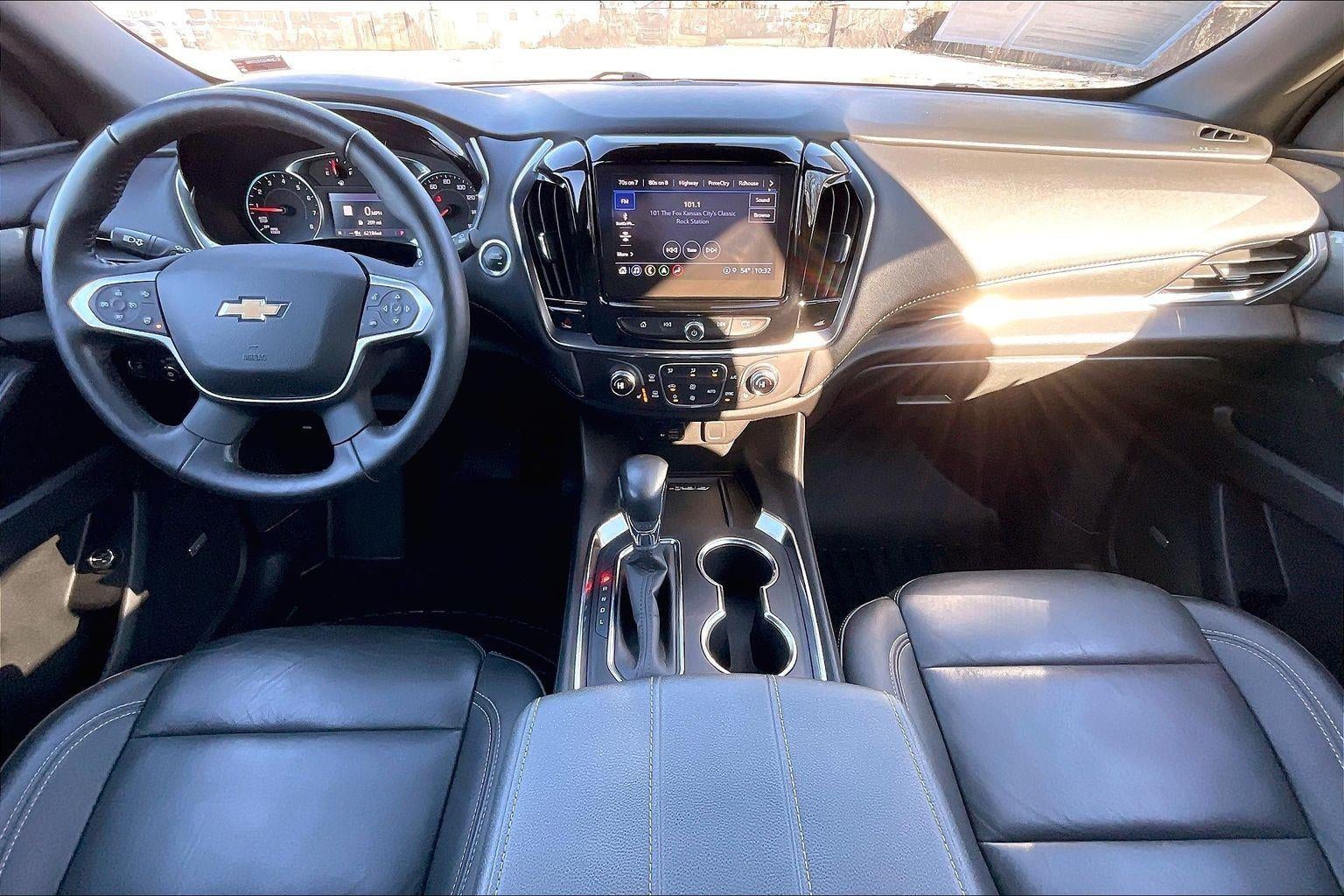 2022 Chevrolet Traverse LT Leather