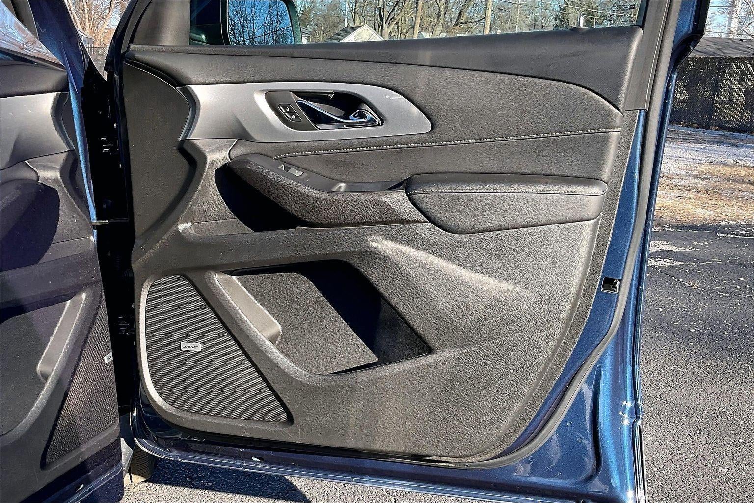 2022 Chevrolet Traverse LT Leather