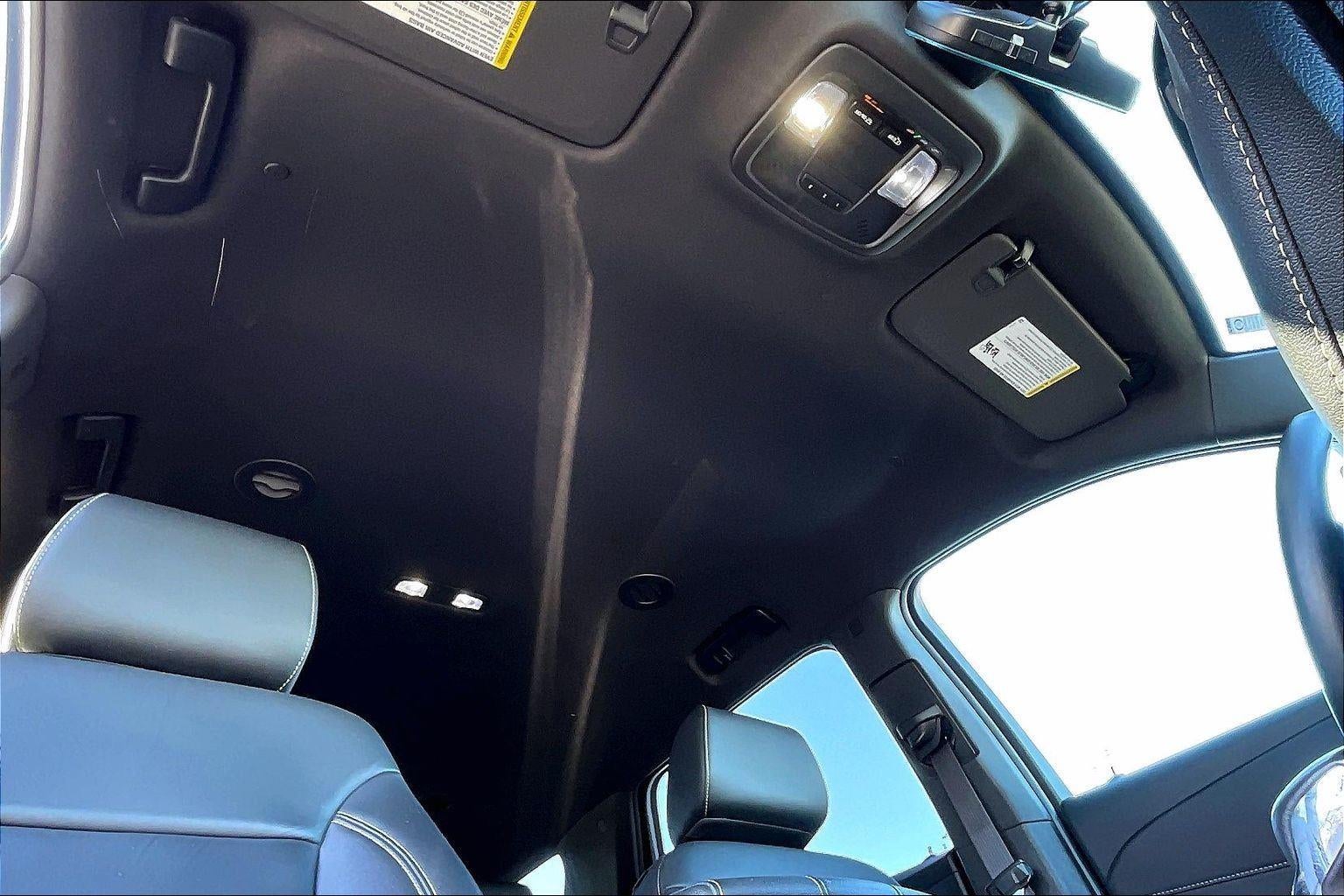 2022 Chevrolet Traverse LT Leather