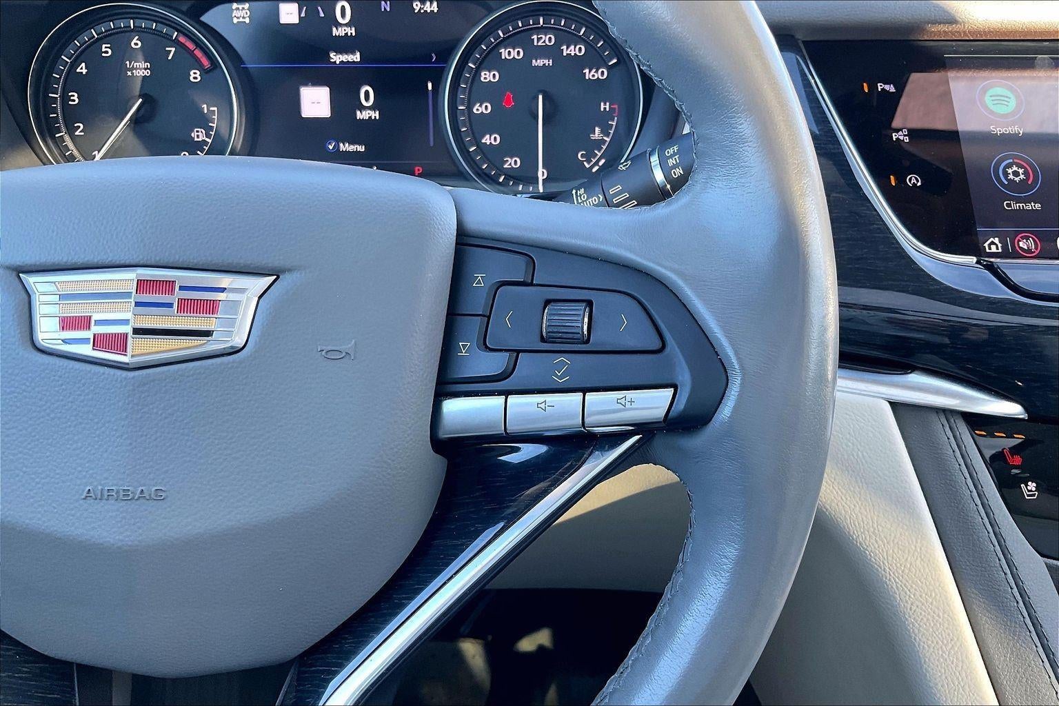 2024 Cadillac XT6 Premium Luxury