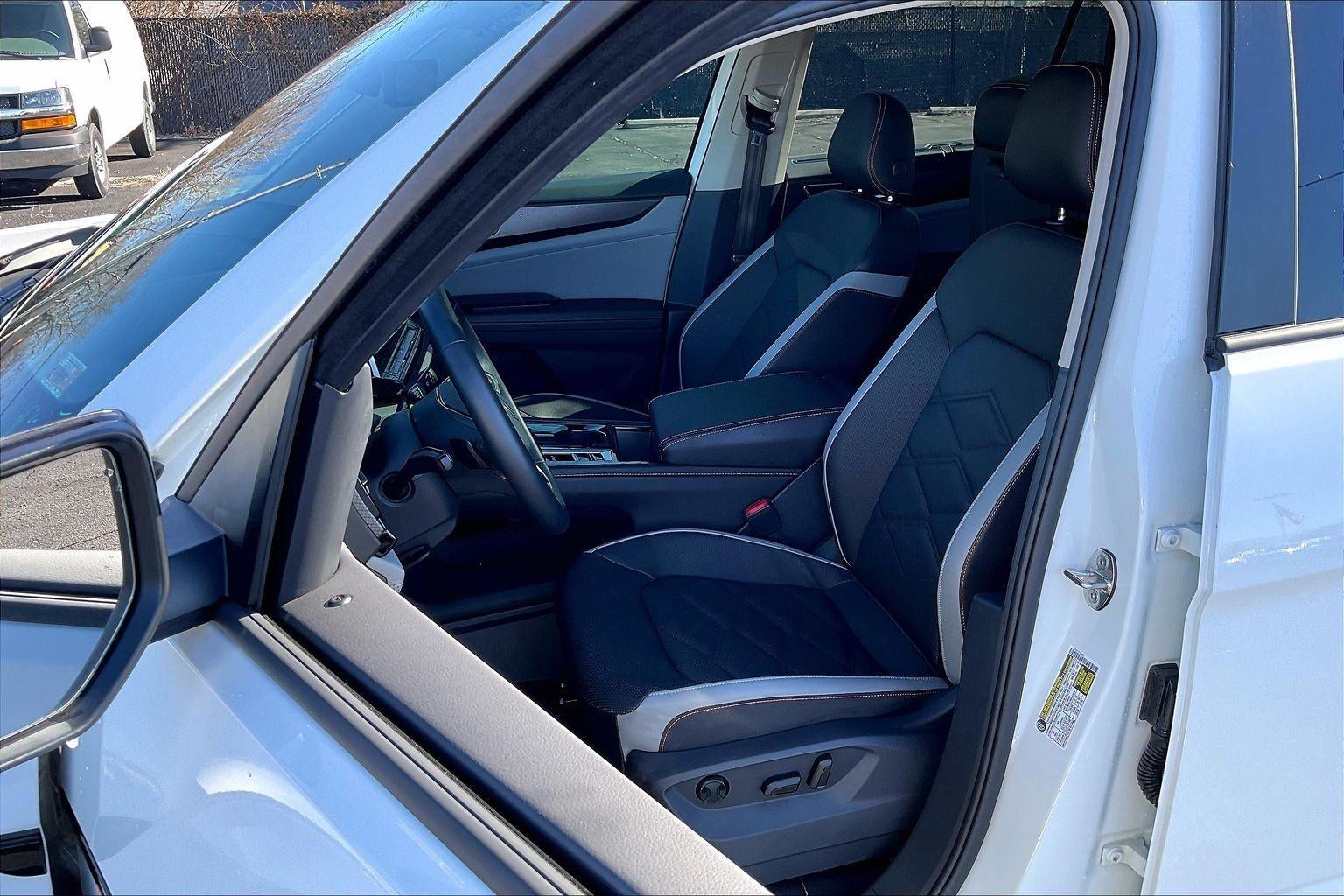 2025 Volkswagen Atlas 2.0T Peak Edition