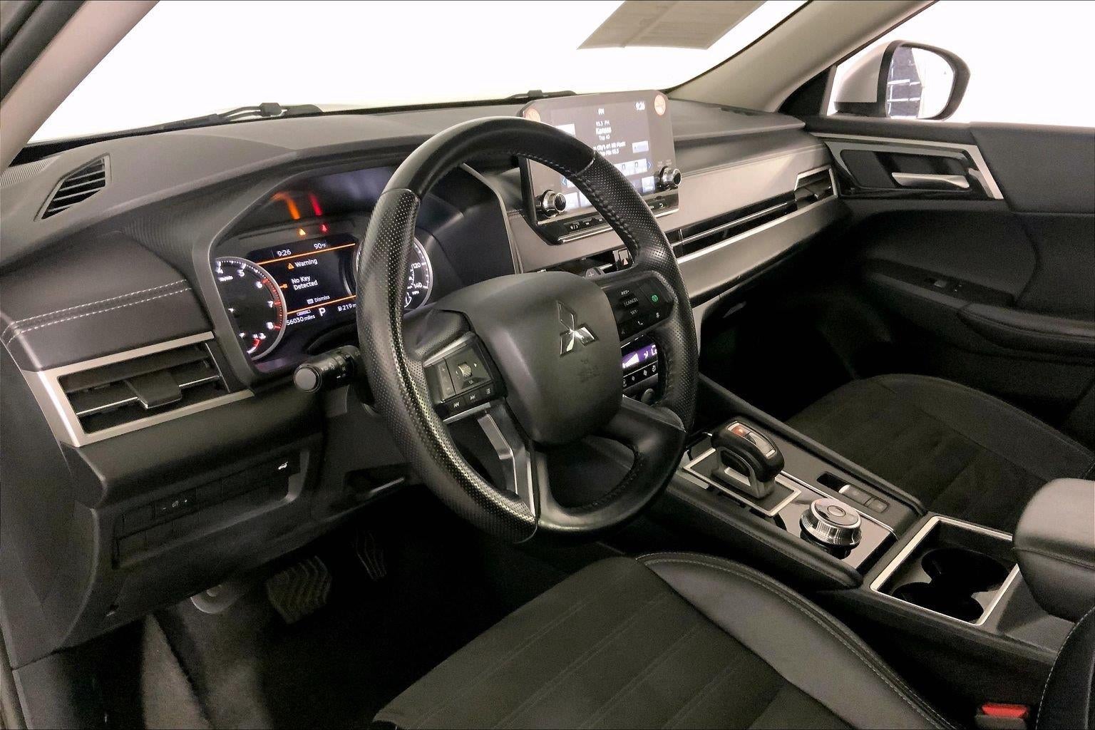 2024 Mitsubishi Outlander SE