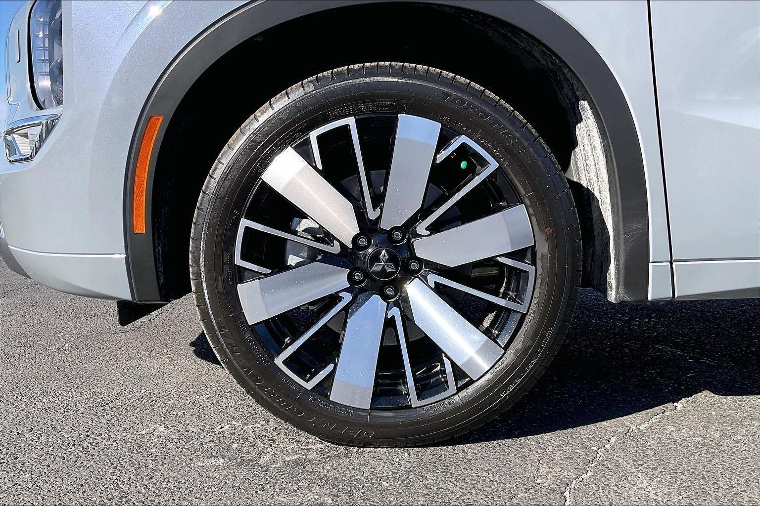 2025 Mitsubishi Outlander SEL