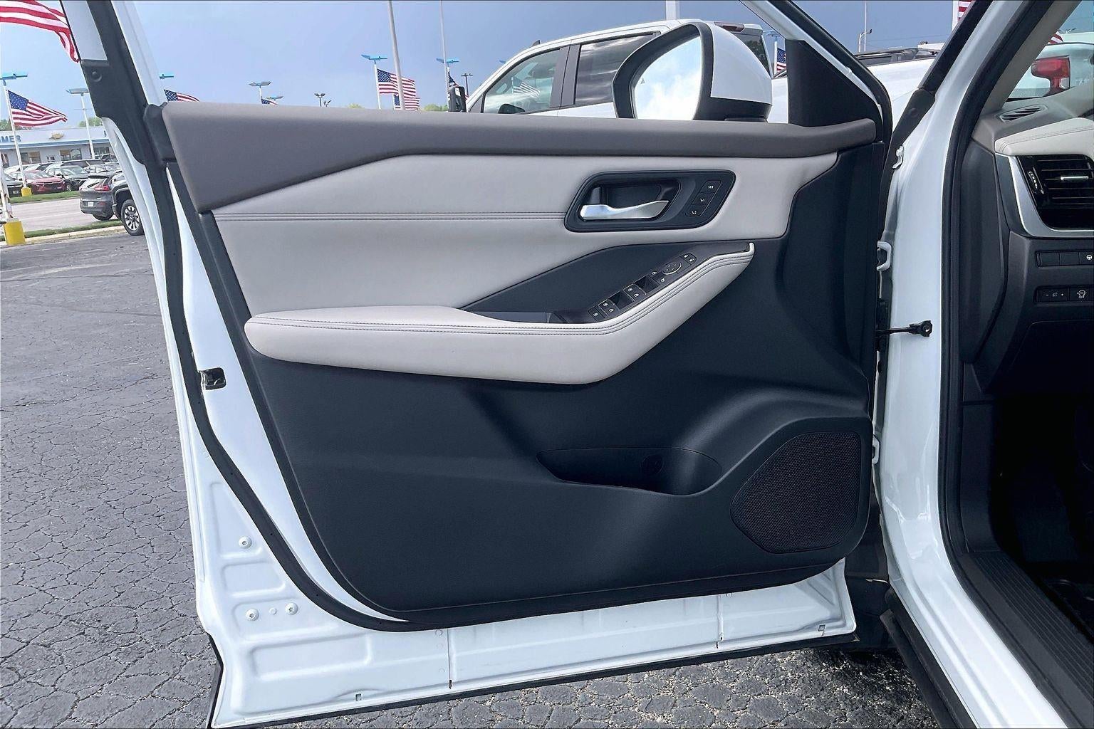 2024 Nissan Rogue SL