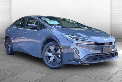 2025 Toyota Prius LE